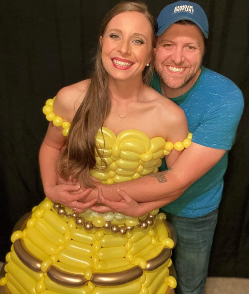 Josh Clark (’01) is the owner of Neverland Balloons and Facepainting and says that his business has really been growing. His TikTok account, @BalloonJosh, which provides fun, family-friendly content, has grown to over 1.4 million followers in just five months.