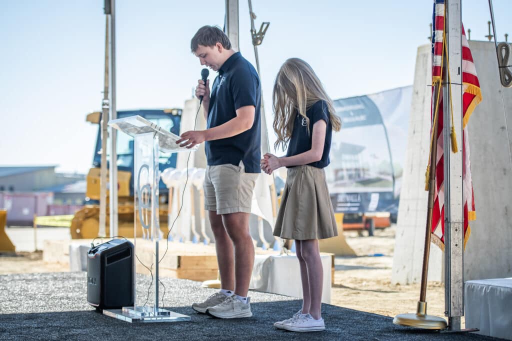 Groundbreaking(230of317)